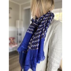 Vintage Blue Patterned scarf Italy no label very soft 67x25”